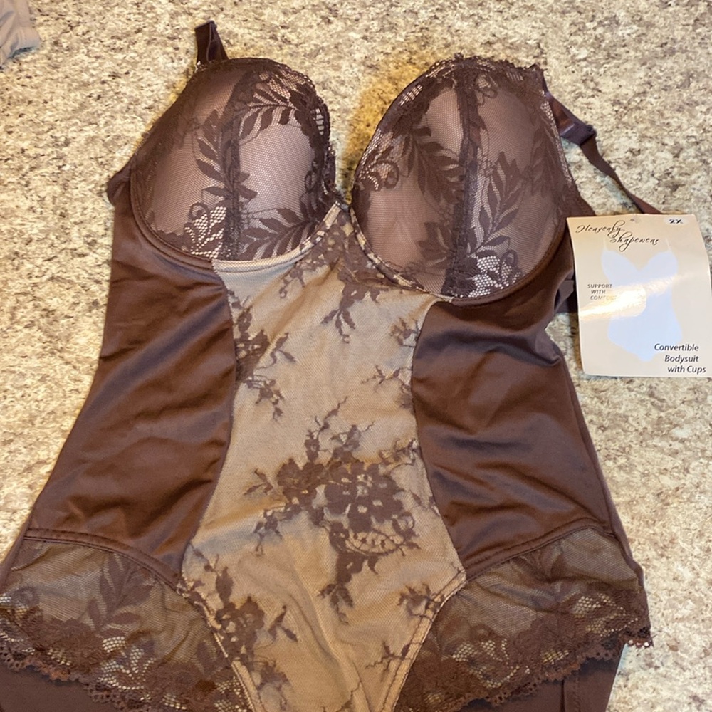 Heavenly shapewear, full coverage back. Adjustable and removable straps.